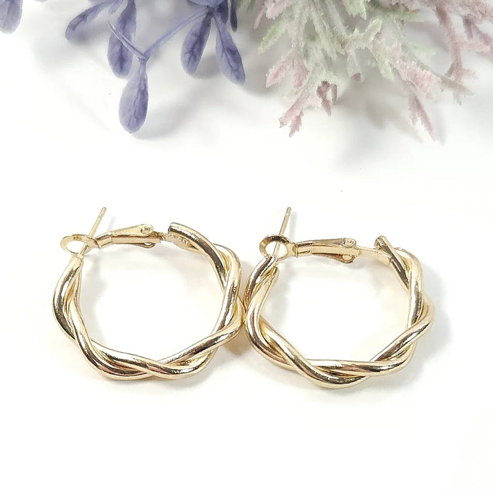 Gold Tone Twist Rope Double Hoop Earrings Modern Hoops - Picture 5 of 6